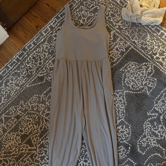 Beyond the bump jumpsuit - Picture 1 of 2